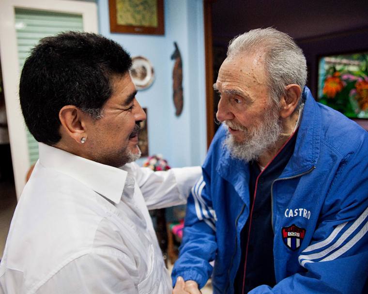 Fidel Castro e Maradona a L&#39;Avana, 15 aprile 2013. AP